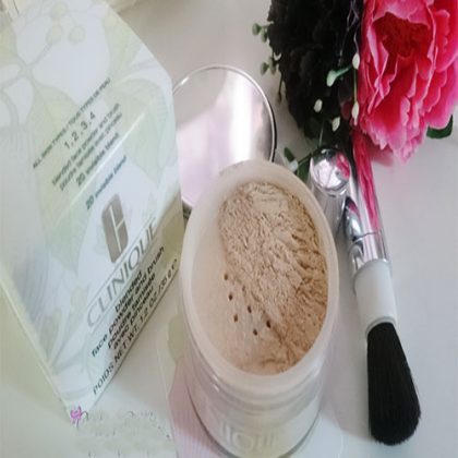 Clinique Blended Face Powder - Image 3