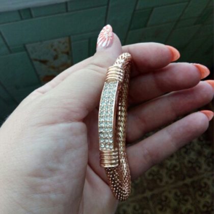 Pearl Flower Chain Bracelet - Image 3