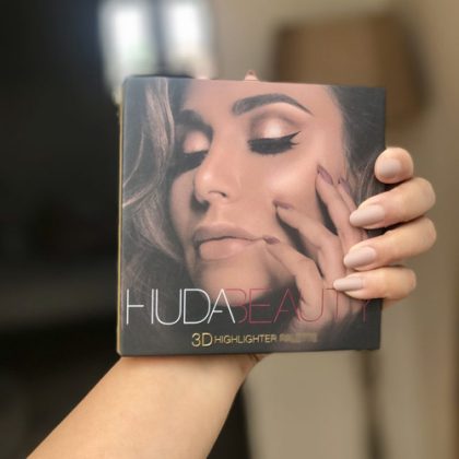 Huda Beauty 3D Highlighter Golden Sands Palette - Image 2
