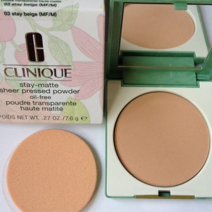 Clinique Sheer Pressed Powder - Image 2