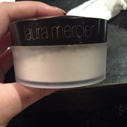 Laura Mercier Waterproof Brighten Powder - Image 2