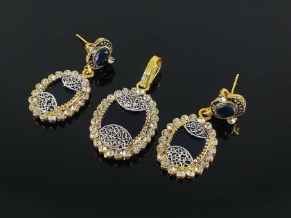 Beautiful Earrings in various colors - Image 2