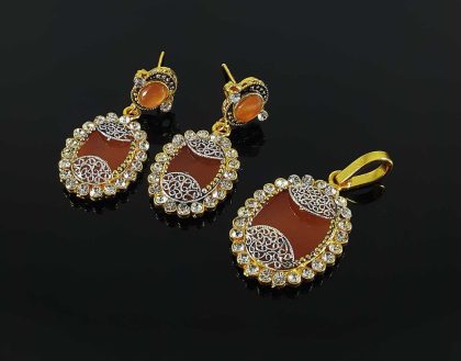 Beautiful Earrings in various colors - Image 3