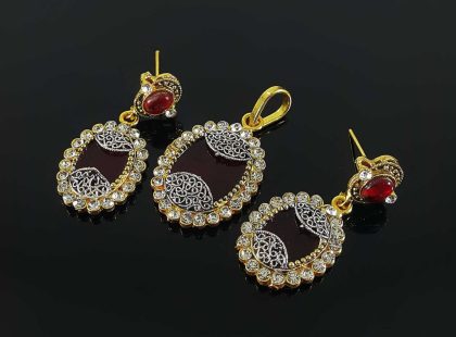 Beautiful Earrings in various colors - Image 4