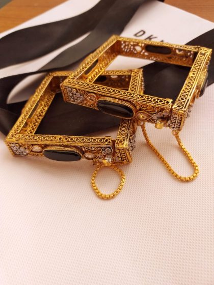 Earring Set in 2 sizes - Image 8