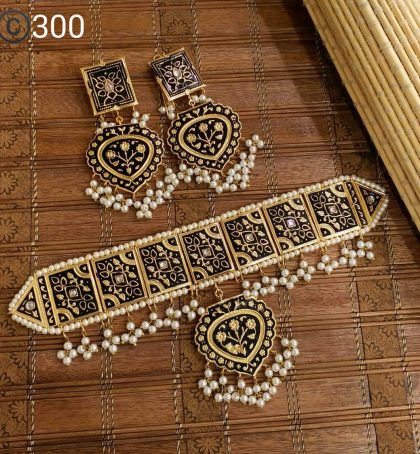 Bahawalpuri Made Meenakari Choker Set - Image 13