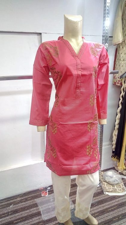Embriodery Kurti Medium Sized Cotton Stuff