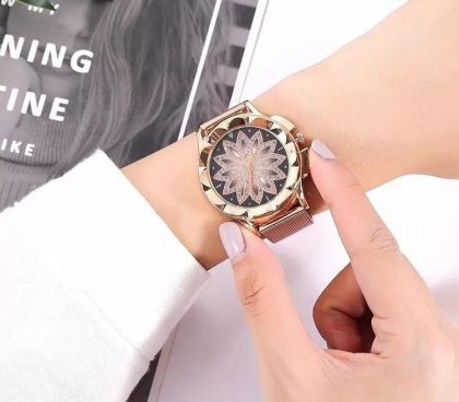 Vansvar Ladies Fancy Adjustable Magnetic Chain Watches