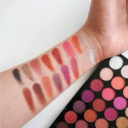 Revolution Flawless 4 Ultra Eyeshadow Palette - Image 4